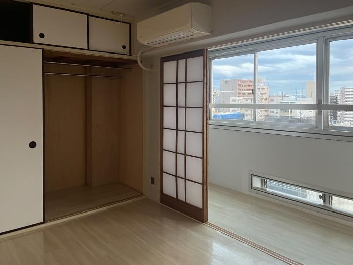 大阪市西区南堀江4丁目の賃貸物件/押入れの右はハンガーパイプ付き。