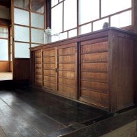大阪府和泉市久井町の売買物件/備え付けの建具が良い雰囲気