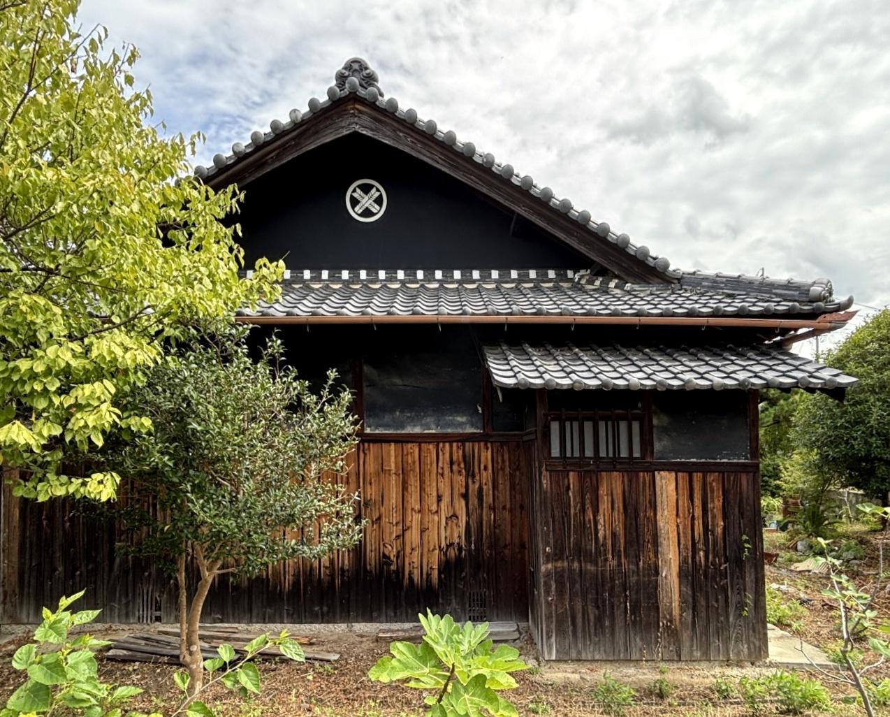 大阪府和泉市久井町の売買物件/かっこ良い面構え。