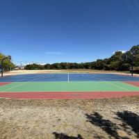 大阪府和泉市久井町の売買物件/近くの公園では整備されたバスケットコートがあります。