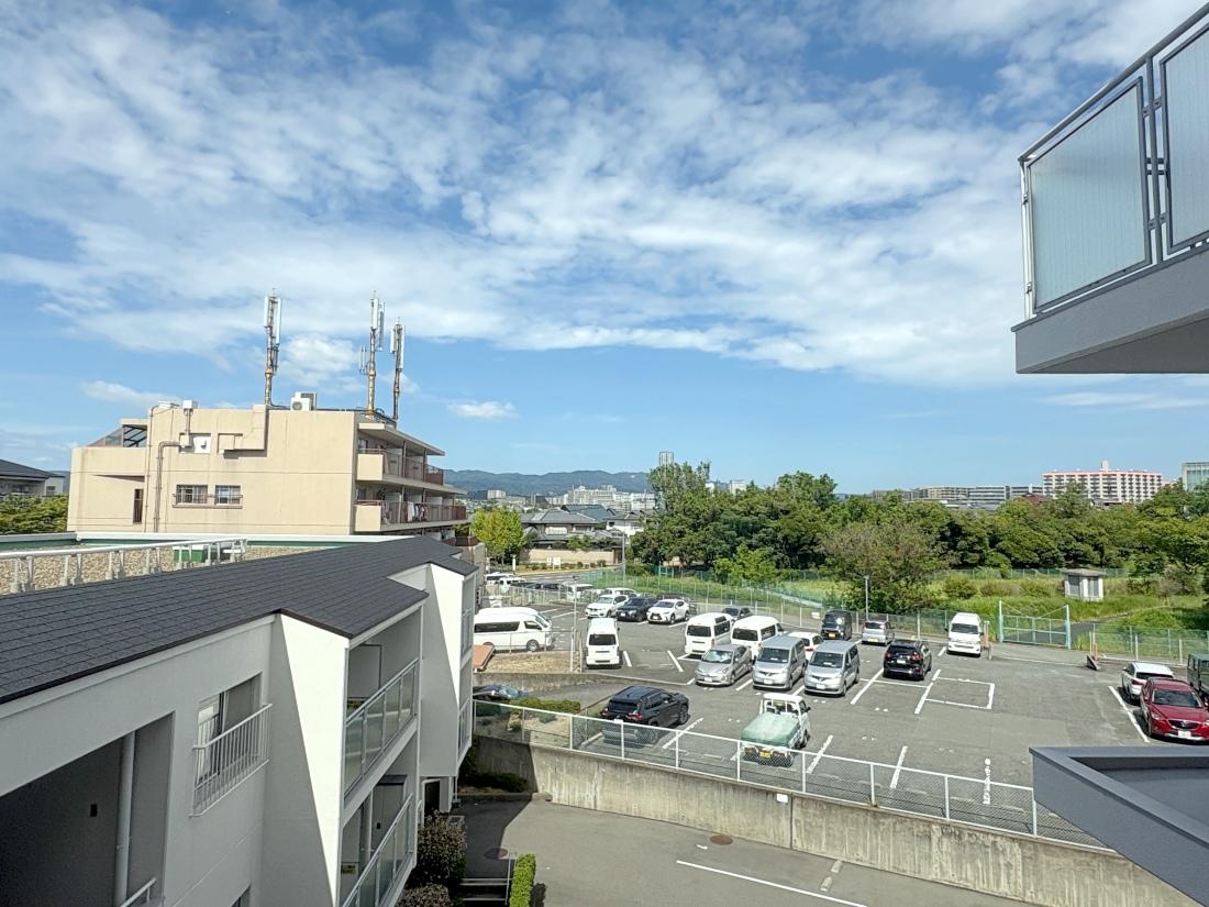 大阪府豊中市東泉ヶ丘の売買物件/北側バルコニーからの眺望。
