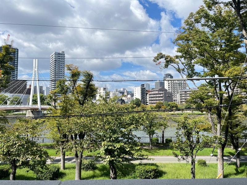 大阪府大阪市都島区網島町の賃貸物件/201：2階からだとこんな感じ。風に揺れる木々の音が心地良いです。