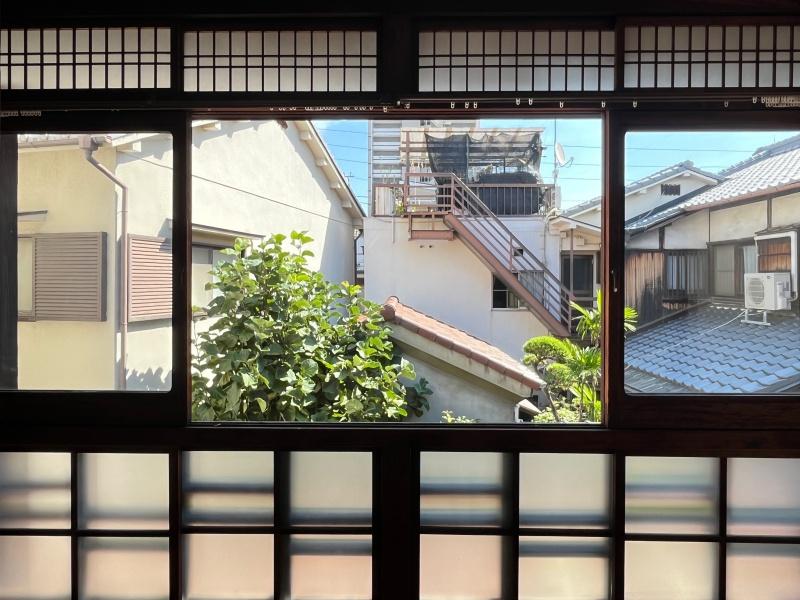 大阪府大阪市東住吉区北田辺1丁目の賃貸物件/建具によって切り抜かれた景色。魅力的です。