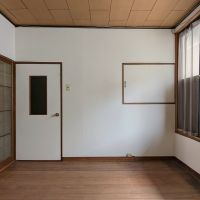 大阪府東大阪市横沼町3丁目の賃貸物件/2階は洋室が2部屋、和室が1部屋あります。