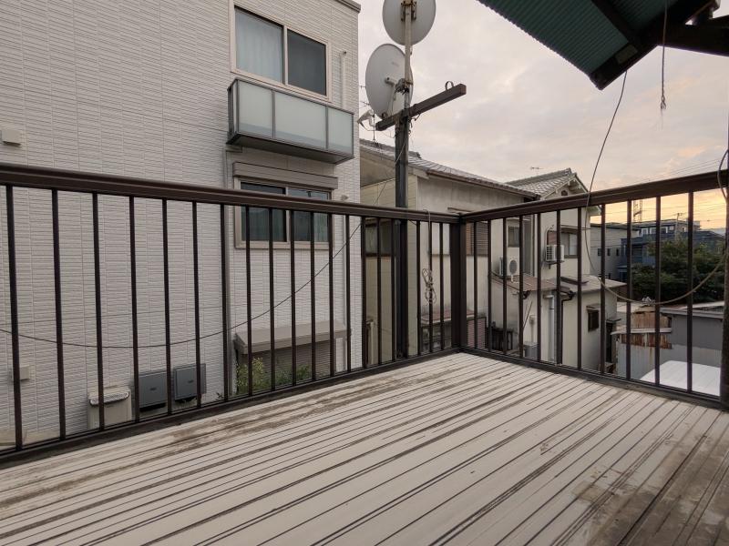 大阪府東大阪市横沼町3丁目の賃貸物件/道路と反対側にはゆとりあるバルコニー。