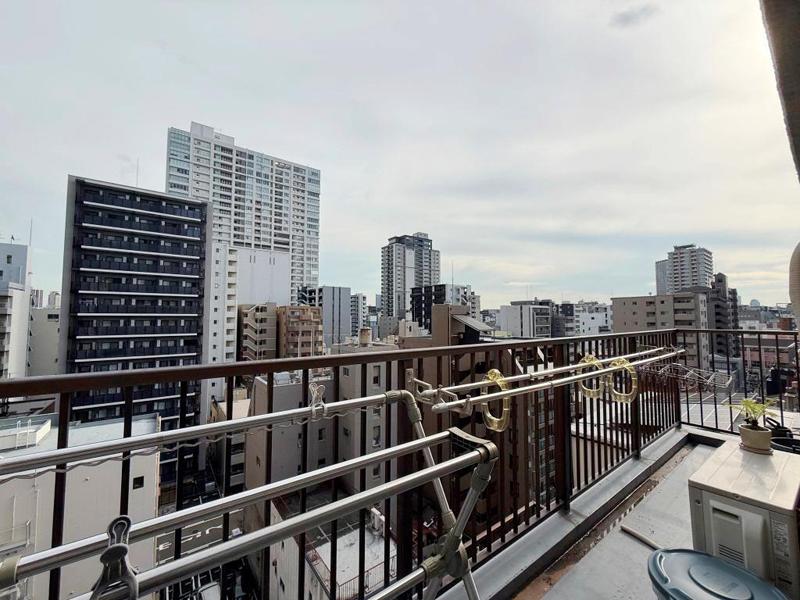 大阪市西区江戸堀２丁目の売買物件/視線も風も抜ける10階の南向きバルコニー