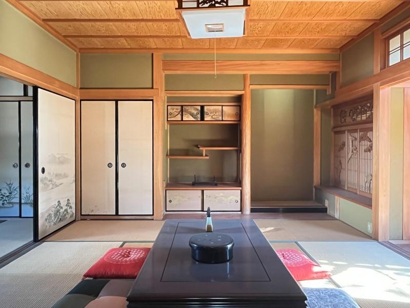 泉佐野市鶴原3丁目の賃貸物件/1F：縁側横の和室。