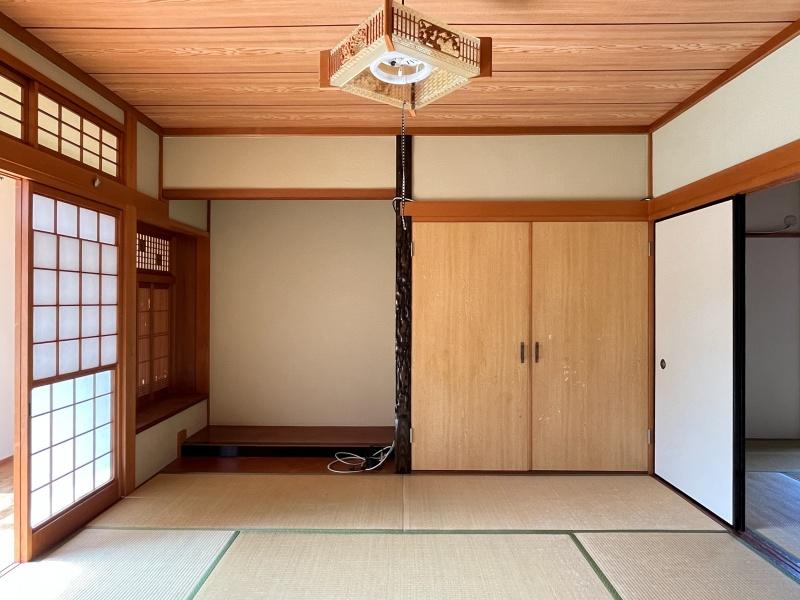 大阪府枚方市津田元町1丁目の賃貸物件/南側和室には床の間も。