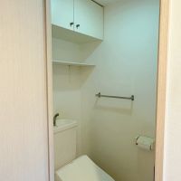 大阪府吹田市春日の売買物件/トイレも2017年に更新されています。