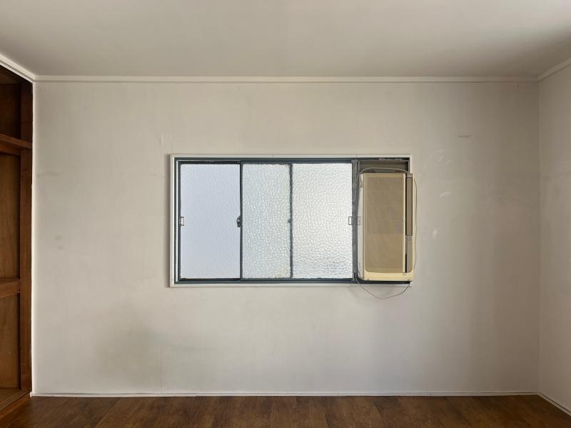 大阪市西区京町堀3丁目の賃貸物件/西側の窓は開けられないようになっていました！