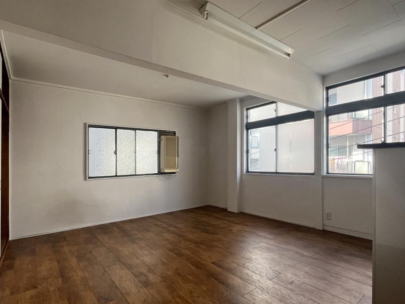 大阪市西区京町堀3丁目の賃貸物件/洋室の全体像。