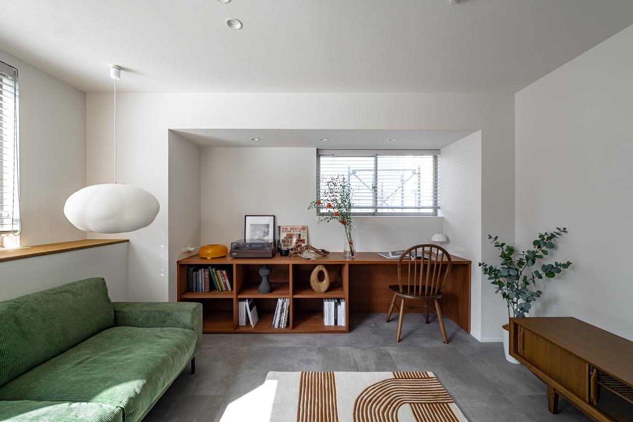 大阪府大阪市中央区谷町5丁目の売買物件/造作のデスクスペース。集中して仕事ができそう。