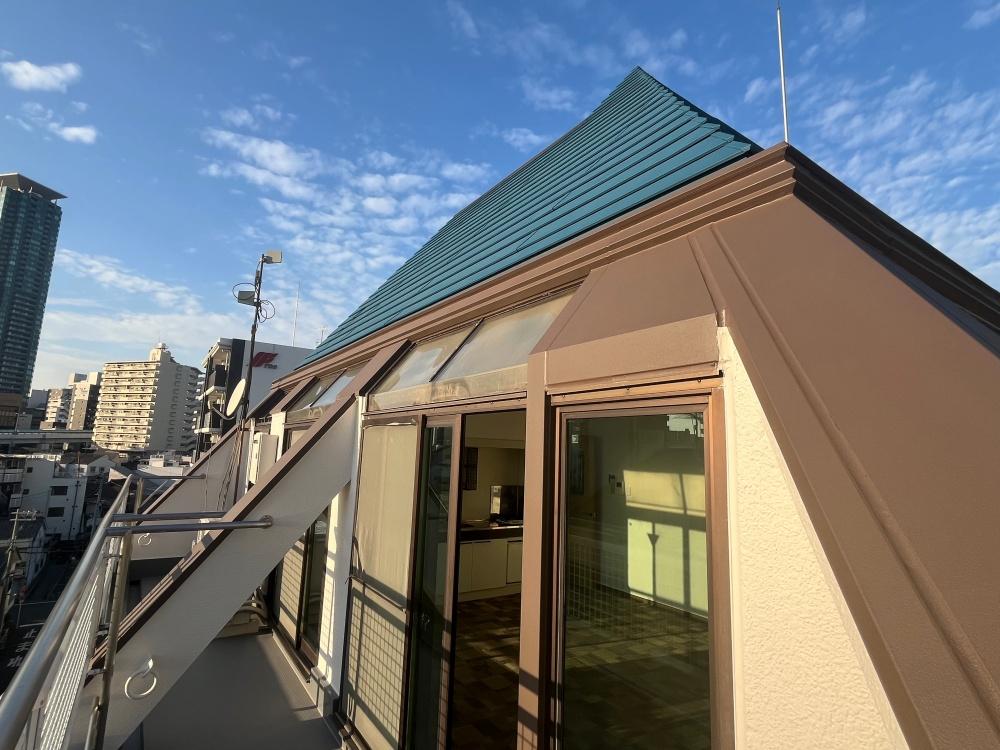 大阪府大阪市阿倍野区三明町の賃貸物件/バルコニーから見えたのは、絵本のようなとんがり頭の屋根！