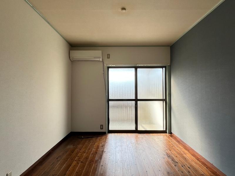 大阪市住吉区大領5丁目の賃貸物件/2F：南側の洋室。光がよく入ります。