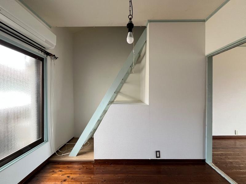 大阪市住吉区大領5丁目の賃貸物件/ロフトに続くはしご。