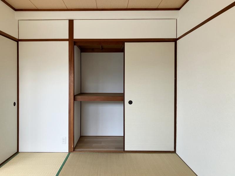 大阪府寝屋川市清水町の賃貸物件/リビングの横には和室。