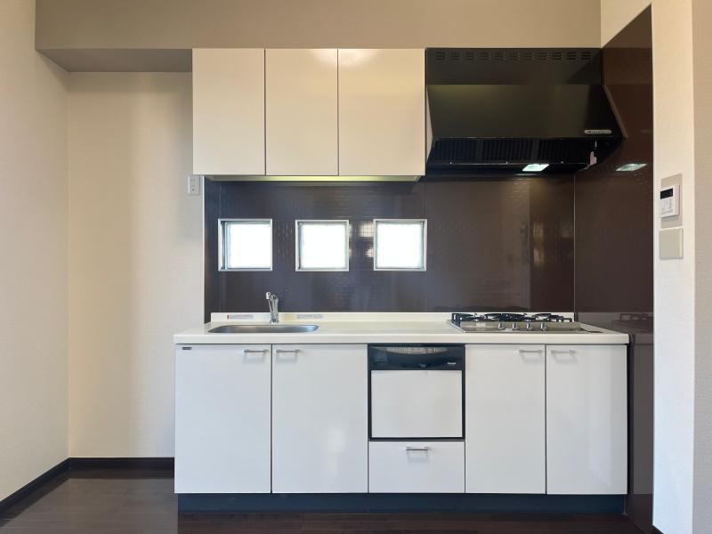 大阪市北区長柄西2丁目の賃貸物件/広々キッチン。食洗機付き。