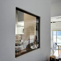 豊中市上新田4丁目の売買物件/外はクロス巻き込み、中はスチールの枠で造られたシームレスな小窓。パントリーに明るさ取り込んでいます。