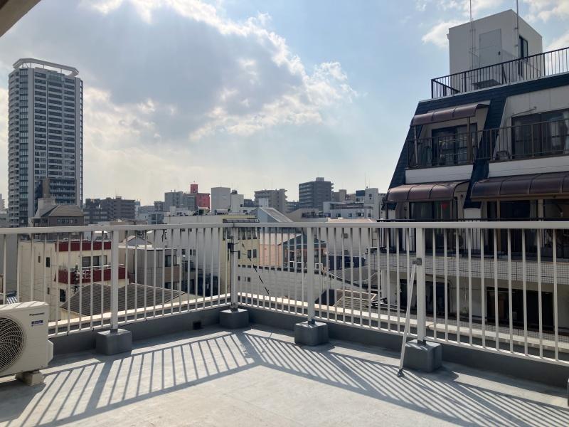 大阪市港区弁天5丁目2番9号の賃貸物件/見晴らしのいいルーフバルコニー。