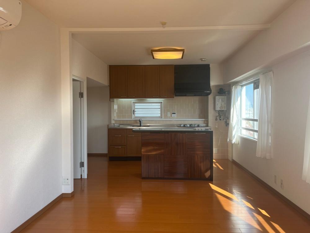 豊中市新千里西町２丁目の売買物件/カウンターは置いているだけなので移動や撤去も可能です。