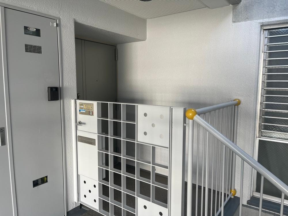 豊中市新千里西町２丁目の売買物件/ポーチのデザインもキュート