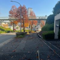 豊中市新千里西町２丁目の売買物件/駅までの道は並木の坂道。バスもあります◎