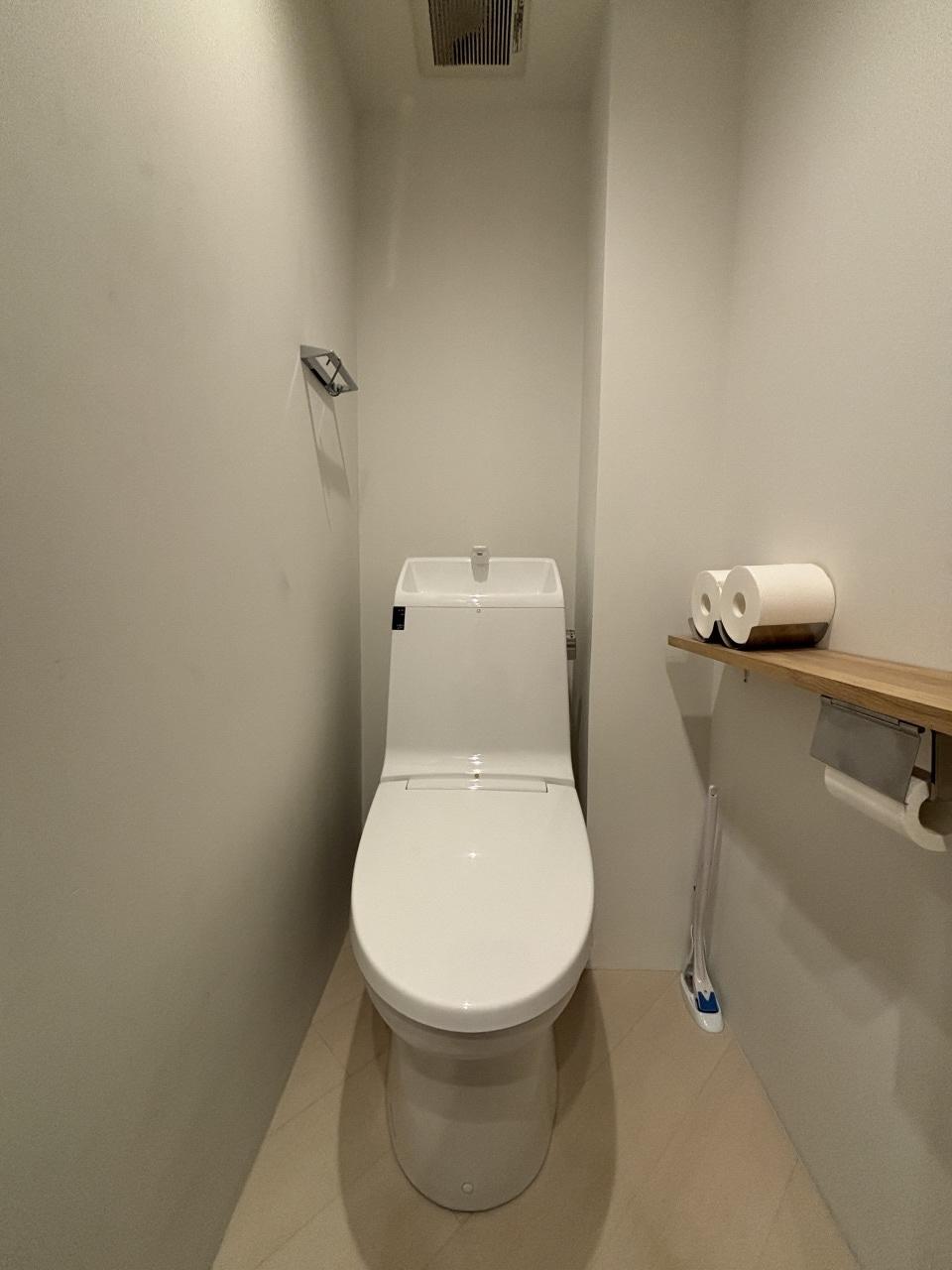 大阪市北区天満橋2丁目の売買物件/トイレも清潔感があります