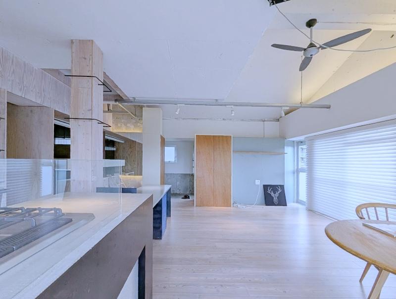 大阪府豊中市上新田４丁目の賃貸物件/玄関側を見る。どのアングルも絵になります。