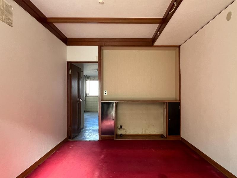 大阪市城東区東中浜2丁目の賃貸物件/洋室。診察室と通じています。