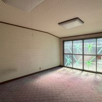 大阪市城東区東中浜2丁目の賃貸物件/洋室。奥にはバルコニーがあります。