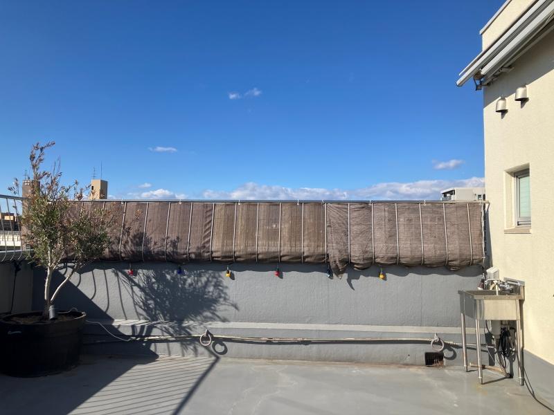 大阪府大阪市港区市岡元町１丁目の賃貸物件/赤青黄の陽気なライトも残置物。