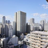 大阪市中央区安堂寺町1丁目の賃貸物件/東と西にバルコニーがあるので、違った景色を楽しめます。
