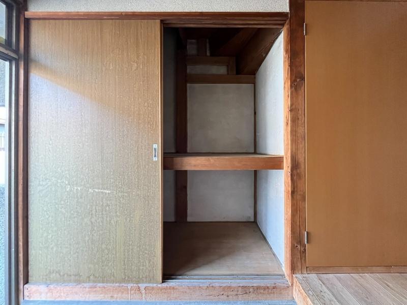 大阪市都島区大東町2丁目 の賃貸物件/玄関横の収納。ビッグです。