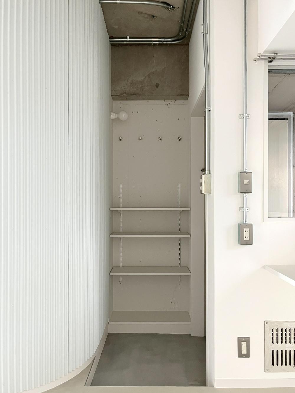 大阪府大阪市東成区中道1丁目の賃貸物件/玄関は最小限で、暮らしやすく。