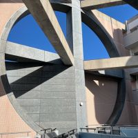 大阪府大阪市東成区中道1丁目の賃貸物件/中から見ると、さらに迫力が。