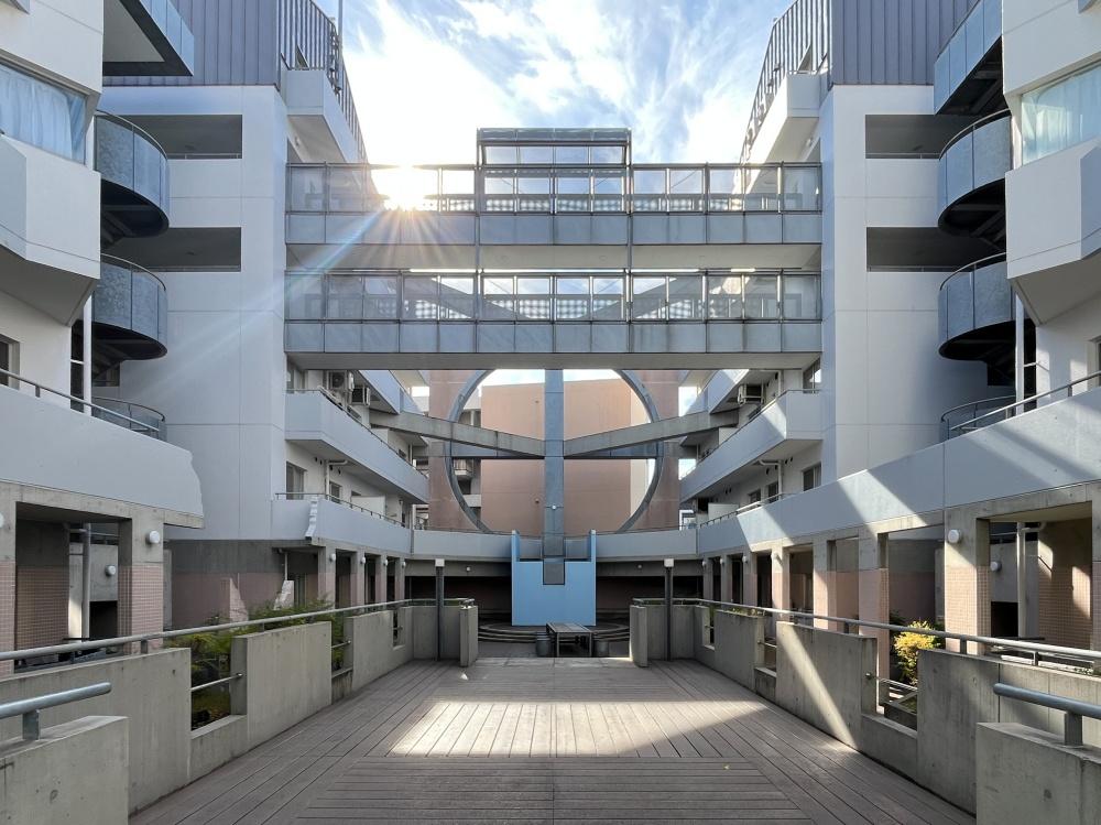 大阪府大阪市東成区中道1丁目の賃貸物件/部屋の前の中庭でのんびり。