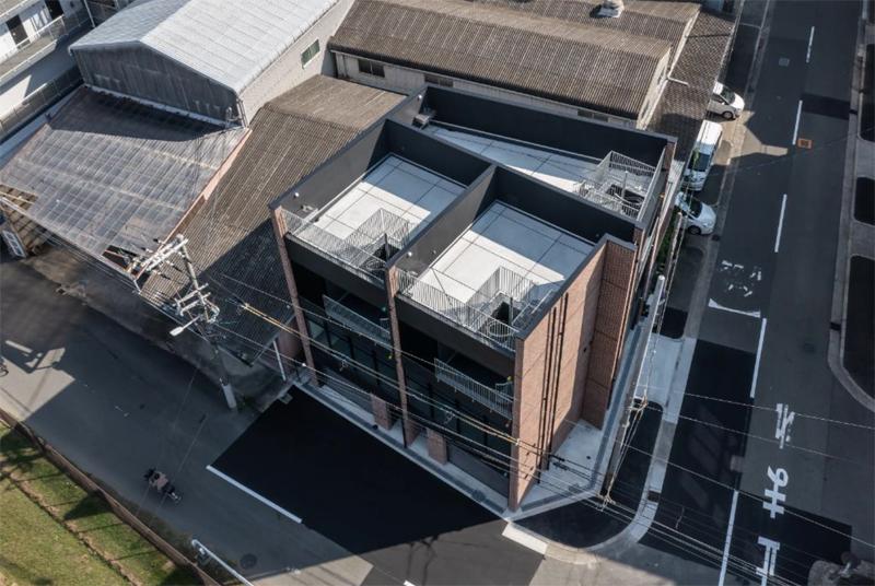 大阪市北区長柄東3丁目の賃貸物件/専用の屋上付き。公園前で屋上からは花火も見れます。