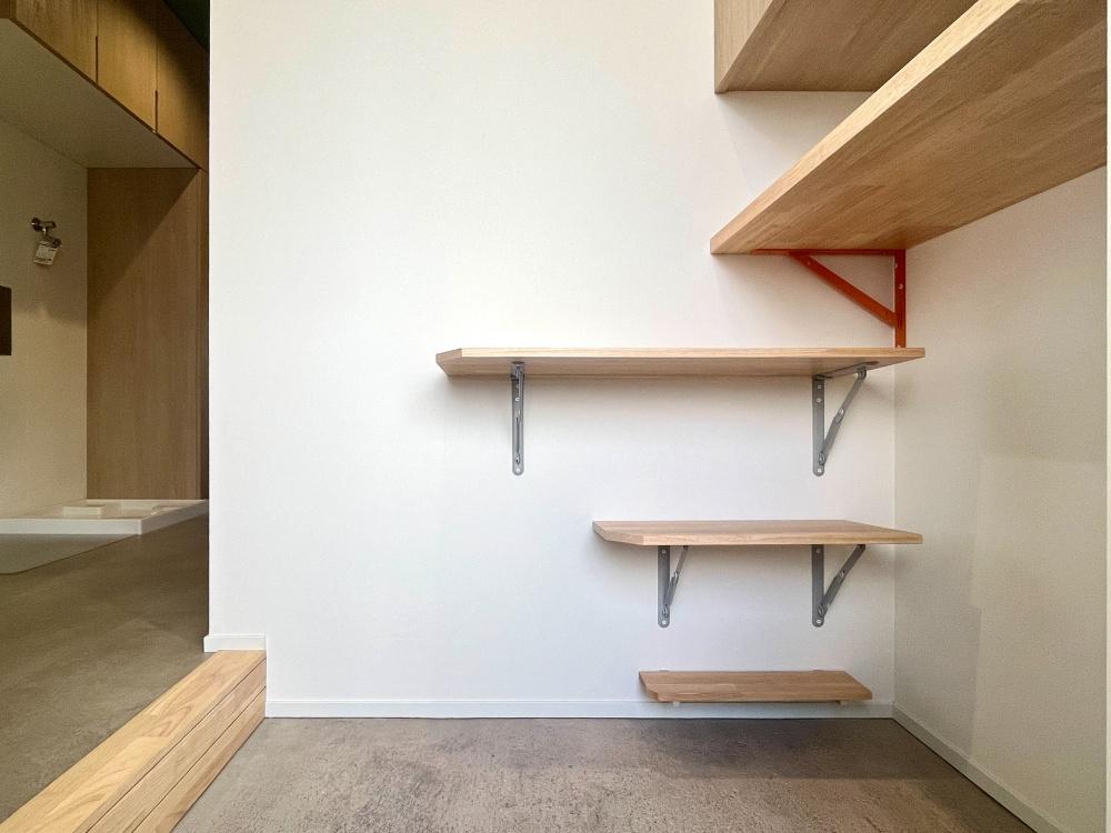  大阪府守口市土居町の賃貸物件/405：玄関デザイン。