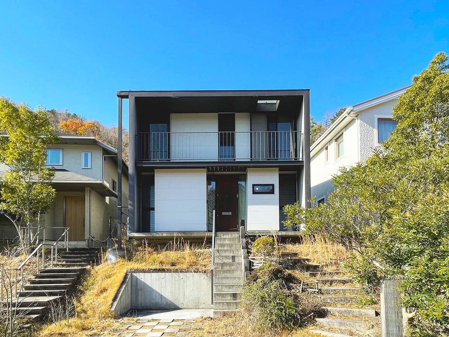 大阪府箕面森町北の売買物件/建築家によって設計された週末住居