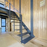 大阪府箕面森町北の売買物件/軽やかな階段は意外と丈夫。