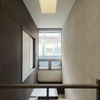 大阪市住之江区東加賀屋2丁目の賃貸物件/吹き抜け前のスペース。気持ちのいい光。