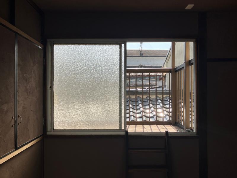 東大阪市小若江1の賃貸物件/バルコニーに上がれます。