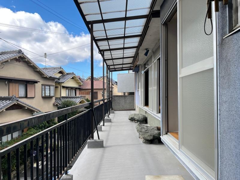 大阪府枚方市池之宮２丁目の賃貸物件/ベランダ。椅子やテーブルを置いて、テラスとして使うのも気持ちよさそう。