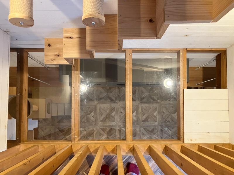 大阪府守口市大久保町２丁目の賃貸物件/キャットタワーを見下ろす。楽しそう。