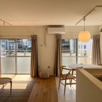 大阪府大阪市北区天神橋3丁目の売買物件/季節が変われば、バルコニー越しに緑が広がります。