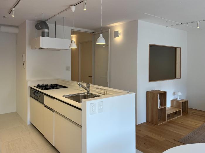 大阪府大阪市北区天神橋3丁目の売買物件/食器洗い乾燥機付きキッチンスペース。