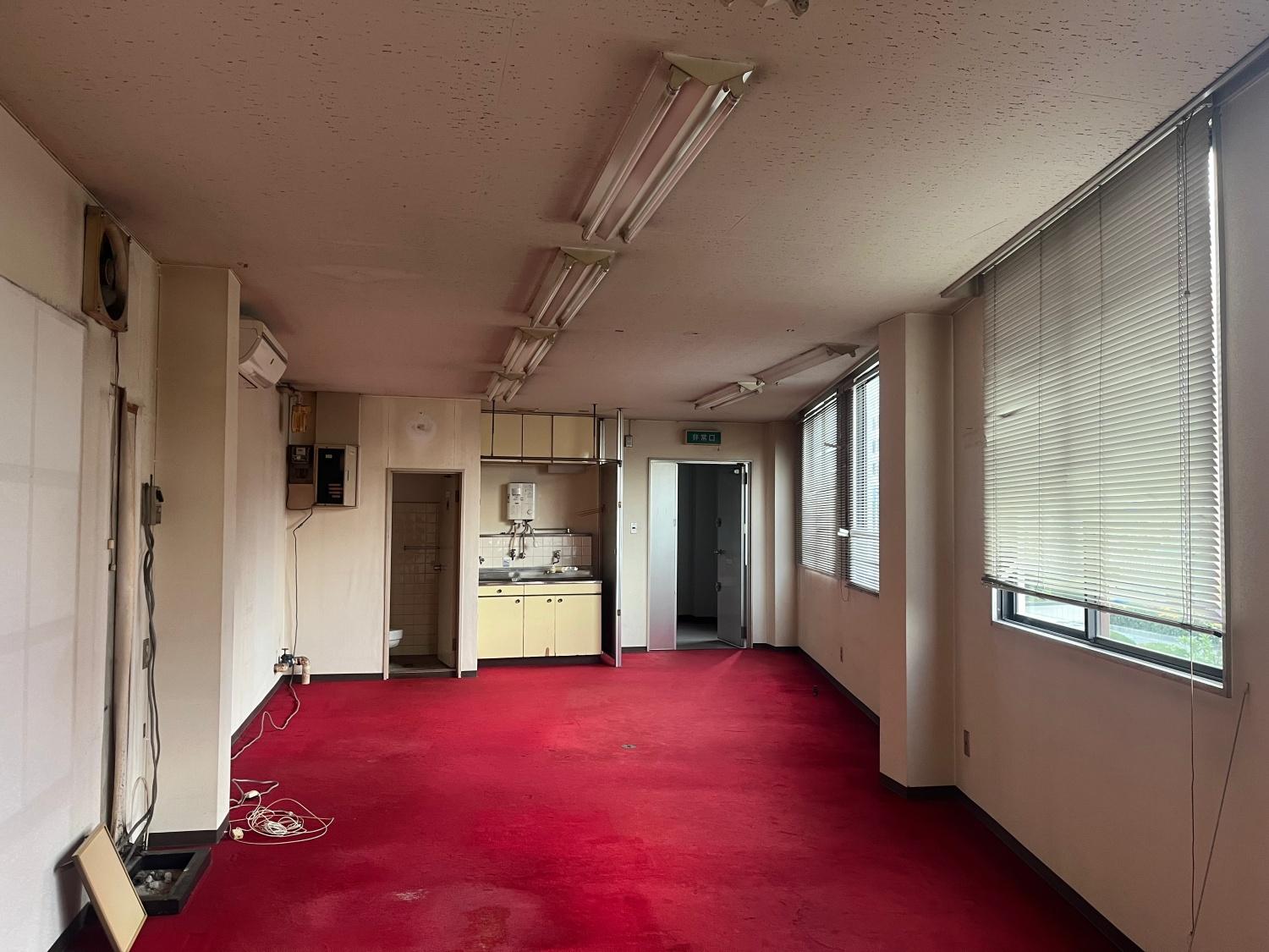 大阪府大阪市天王寺区四天王寺２丁目の賃貸物件/目の前は交通量の多い勝山通り。車の音には注意です。