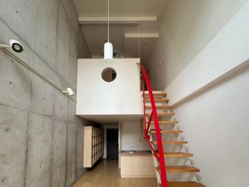 大阪府大阪市西区靱本町2丁目の賃貸物件/天井、どこまで行くねん。