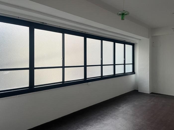 大阪府大阪市中央区北浜東の賃貸物件/南向きのため全面窓からたっぷり自然光も差し込みます。