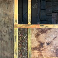 大阪市東住吉区今川4の賃貸物件/2階の壁の遊び心。触ってみると、着物のような生地感。前の住人の趣味でしょうか。